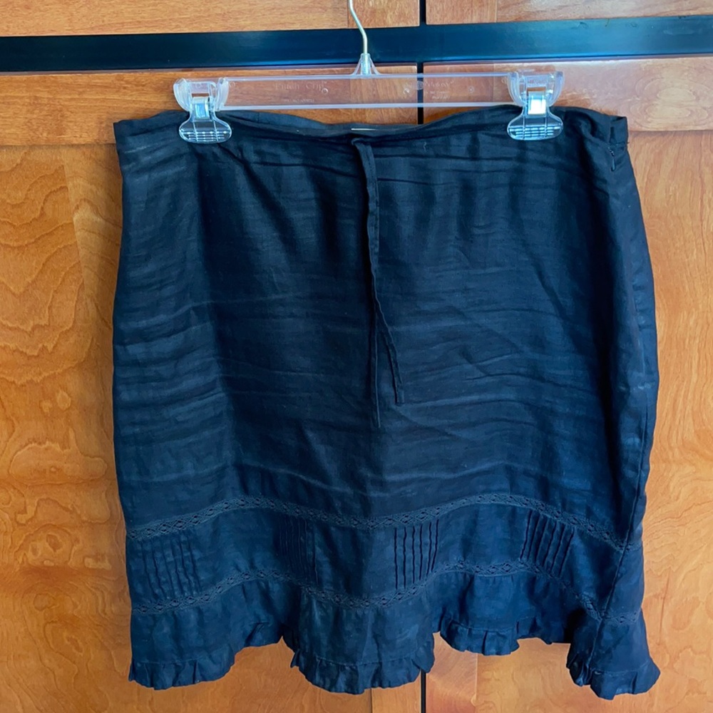 Old Navy Black skirt